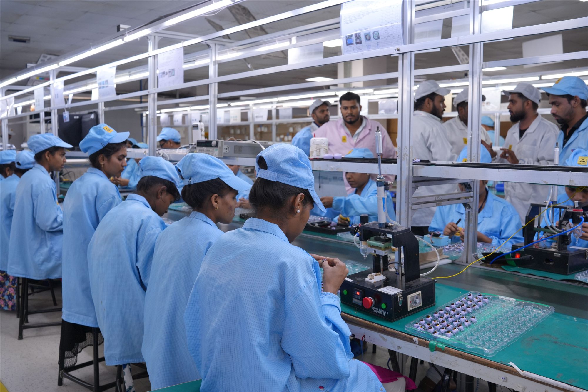 PCT production team assembling electronic products